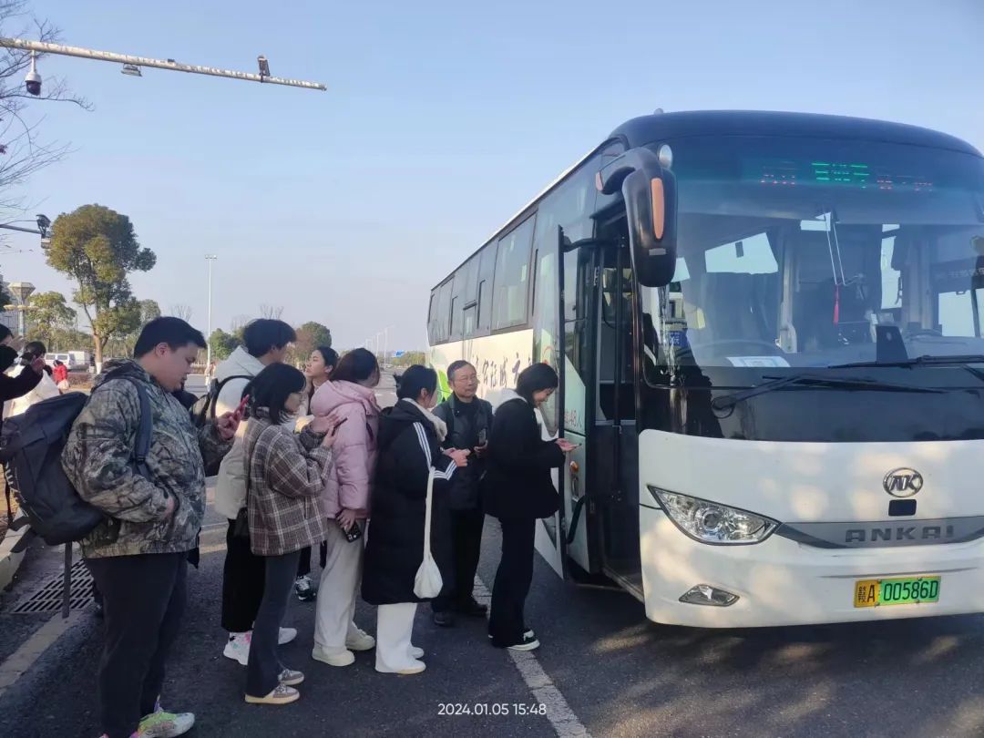 都市城際公交：共青至滕王閣景區(qū)直通車(chē)開(kāi)通啦！