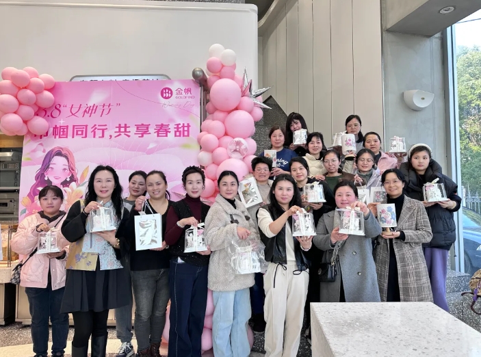 九江長(zhǎng)運(yùn)：開(kāi)展“三八”婦女節(jié)慶?；顒?dòng)